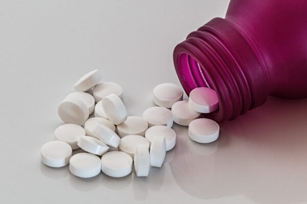 En Estados Unidos se ha producido un rápido aumento del uso de melatonina pediátrica debido a problemas de  sueño.  (petal-bottle-medicine-pharmacy-prescription-pills-955530-pxhere.com)
