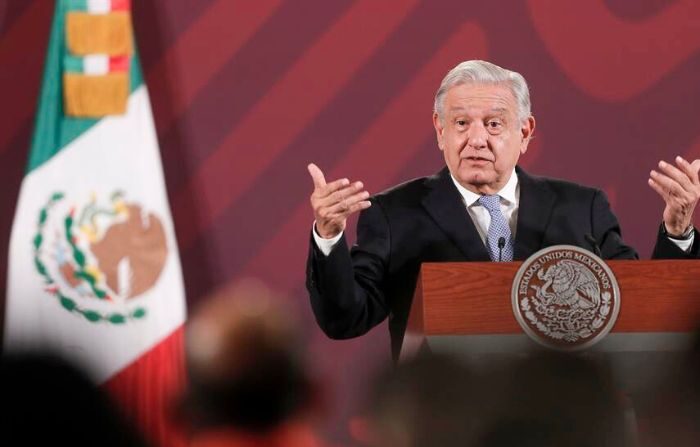 Imagen de archivo del presidente de México, Andrés Manuel López Obrador, durante una conferencia matutina en Palacio Nacional, en la Ciudad de México, México. (EFE/ Isaac Esquivel)
