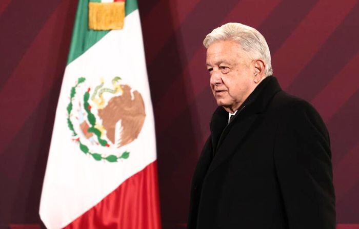 El presidente Andrés Manuel López Obrador  en su conferencia matutina del 11 de noviembre de 2023, en el Palacio Nacional en Ciudad de México, México. (EFE/José Méndez)