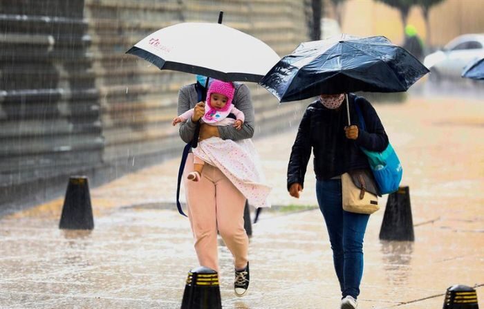 En su más reciente reporte, el SMN de la Comisión Nacional del Agua (Conagua) señaló que la interacción de estos fenómenos meteorológicos ocasionará lluvias puntuales intensas en Baja California y fuertes en Baja California Sur, Chihuahua y Sonora. Fotografía de archivo. (EFE/Carlos Ramírez)