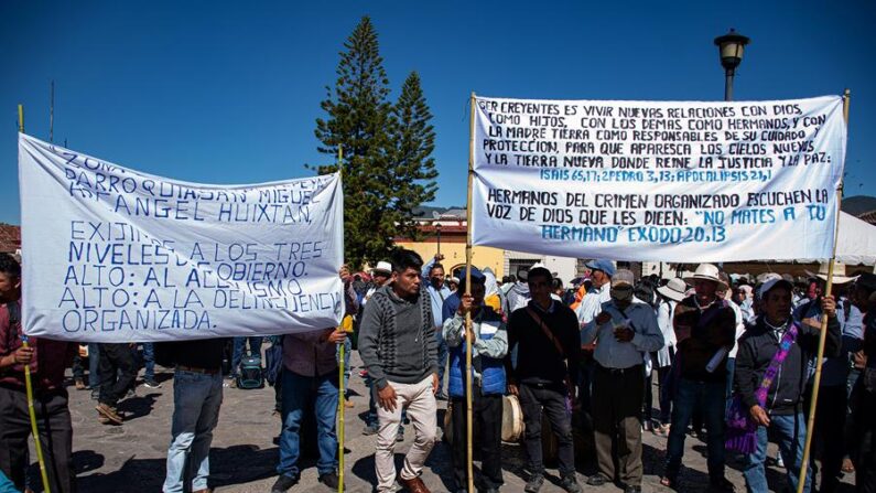 Miles de indígenas marchan para exigir a las autoridades seguridad en San Cristóbal de las Casas, el 25 de enero de 2024 en el estado de Chiapas (México). EFE/Carlos López