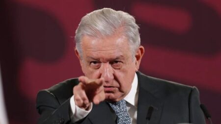 López Obrador buscará que jubilados reciban su sueldo en activo con su reforma de pensiones
