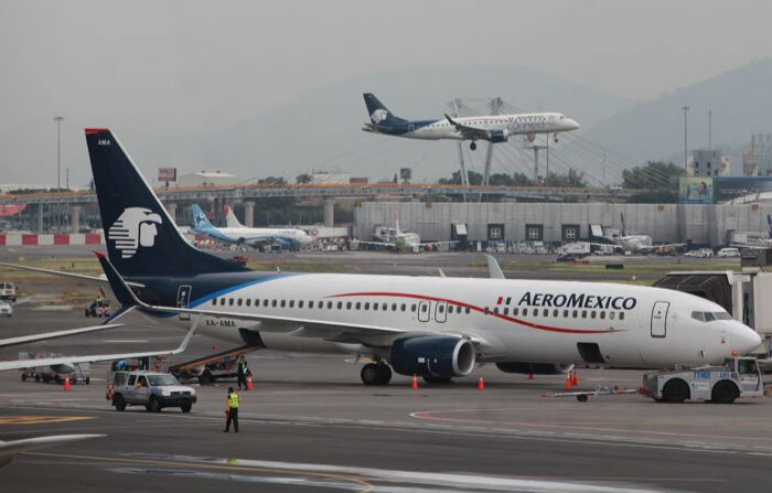 Vista general de las pistas del Aeropuerto Internacional de Ciudad de México. (EFE/Sáshenka Gutiérrez)