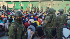 Un muerto y 48 presos fugados, con la recaptura de 5, tras motín en una cárcel de Ecuador