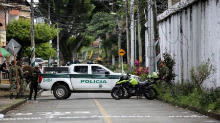 Detienen en Colombia seis militares vinculados con redes de venta de armas y narcotráfico