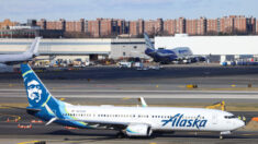 Boeing está bajo presión luego que 2 aerolíneas encontraron piezas sueltas durante inspecciones