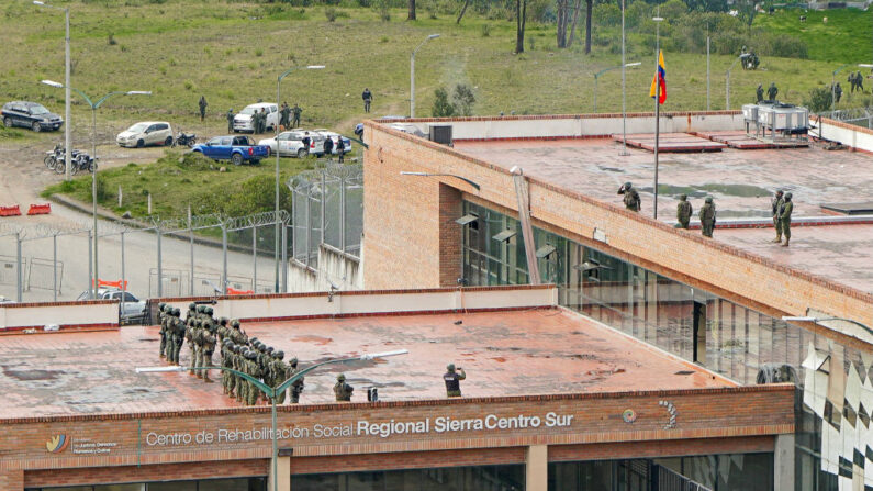 Vista de la prisión de Turi en Cuenca, Ecuador, después de que soldados ecuatorianos y fuerzas policiales recuperaran el control el 14 de enero de 2024. (Fernando Machado/AFP vía Getty Images)