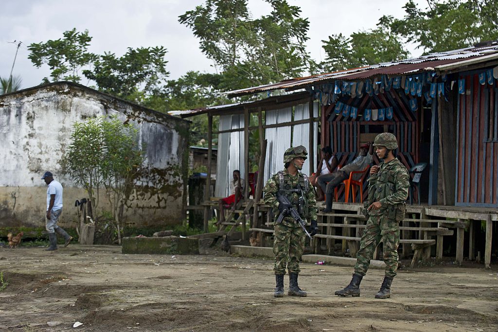 Un soldado muerto y otro herido por una mina antipersonal en el noroeste de Colombia