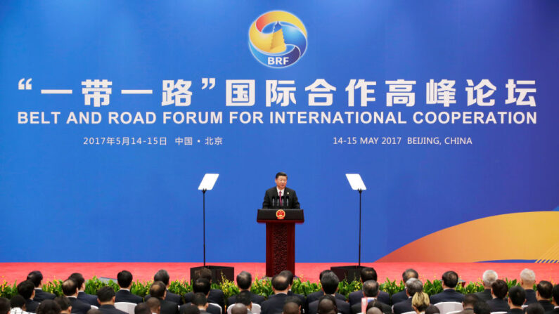 El líder chino, Xi Jinping, asiste a una rueda de prensa al término del Foro de la Franja y la Ruta para la Cooperación Internacional el 15 de mayo de 2017 en Beijing, China.(Jason Lee-Pool/Getty Images)