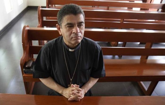 El obispo nicaragüense Rolando Álvarez, en una fotografía de archivo. (EFE/ Jorge Torres)