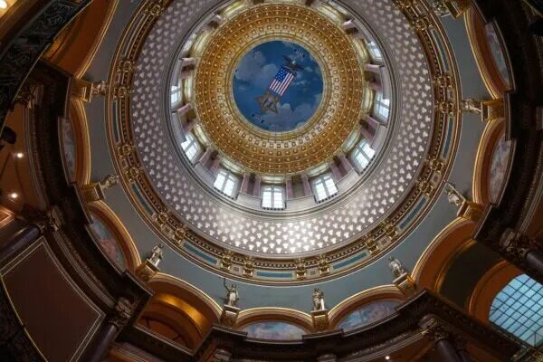 Vista de la cúpula del Capitolio del Estado de Iowa el 10 de enero del 2024. (Nathan Worcester/The Epoch Times)