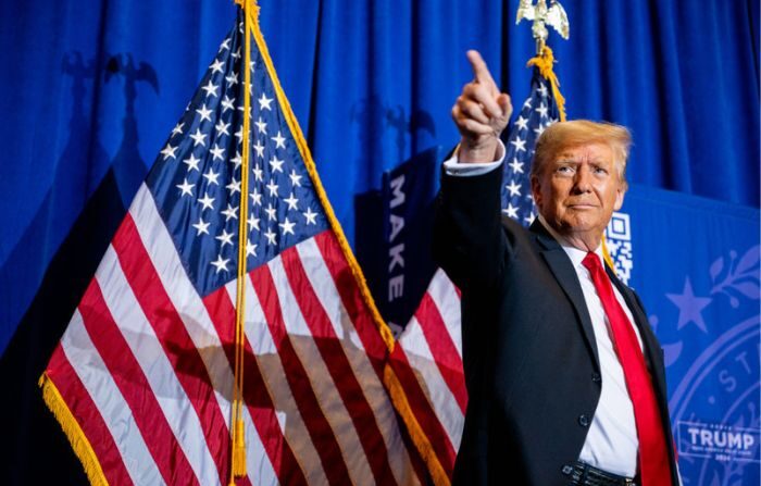 El candidato presidencial republicano, el expresidente de EE.UU. Donald Trump, en un mitin de campaña en el Atkinson Country Club, en Atkinson, New Hampshire, el 16 de enero de 2024. (Brandon Bell/Getty Images)
