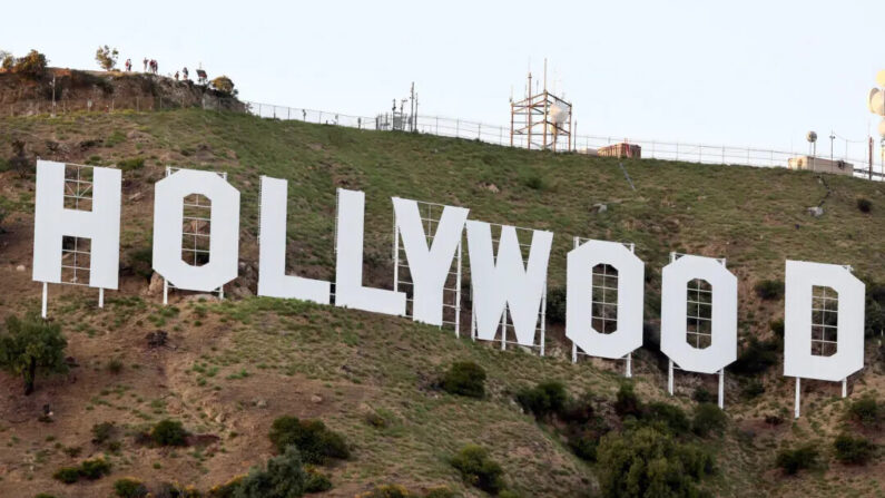 El cartel de Hollywood sobre Los Ángeles el 12 de julio de 2023. (Mario Tama/Getty Images)