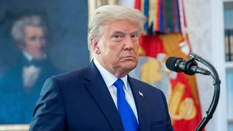 El presidente Donald Trump en el Despacho Oval de la Casa Blanca en Washington, DC, el 7 de diciembre de 2020. (Saul Loeb/AFP vía Getty Images)