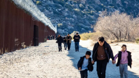 La «asistencia sanitaria gratuita» para los inmigrantes ilegales de California es insostenible, según las autoridades