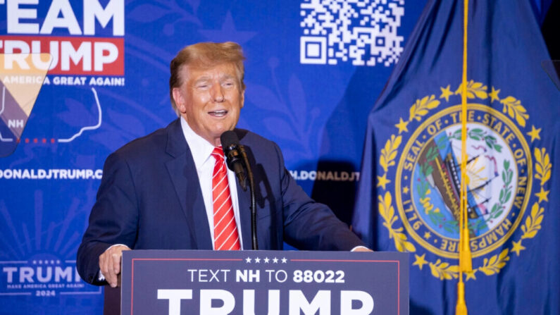 El candidato presidencial republicano y ex presidente Donald J. Trump habla durante un acto de campaña en Concord, N.H., el 19 de enero de 2024. (Madalina Vasiliu/The Epoch Times)