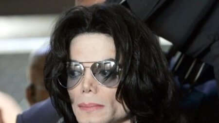 Michael Jackson es mencionado en nuevos documentos judiciales de Jeffrey Epstein