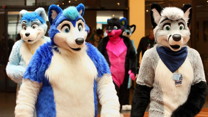 Entusiastas furry asisten a la conferencia Eurofurence 2014 en Berlín, Alemania, el 22 de agosto de 2014. (Adam Berry/Getty Images)