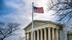 Departamento de Justicia pide a la Corte Suprema relajar las restricciones sobre píldora abortiva