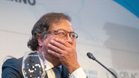 Exfuncionario colombiano revela pago de millonarias coimas para aprobar reformas de Petro