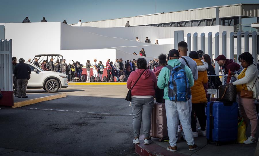 México advierte un alza de migrantes chinos en la frontera con California