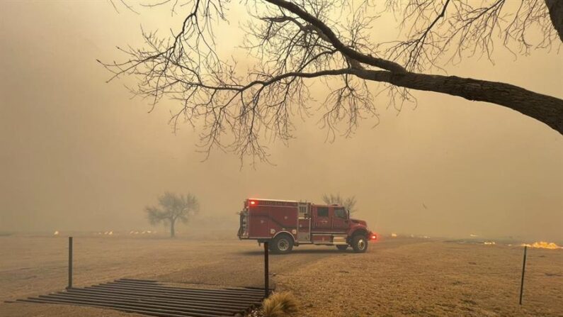 El mayor de los incendios, 'Smokehouse Creek, ha arrasado al menos 345.200 hectáreas de bosques y pastizales. EFE/EPA/Greenvile, Tx Fire-Rescue