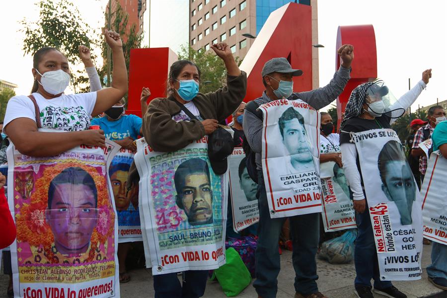 López Obrador dice que es probable no hallar a jóvenes de Ayotzinapa