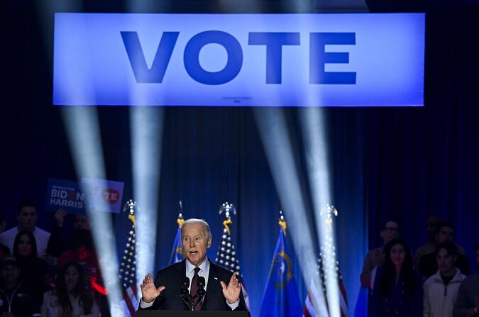 El presidente de Estados Unidos, Joe Biden, habla en un acto de campaña en el Pearson Community Center de North Las Vegas, Nevada, Estados Unidos, el 04 de febrero de 2024. (EFE/EPA/DAVID BECKER)