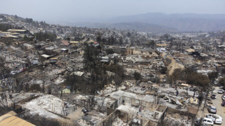 Aumenta a 133 la cifra de víctimas fatales en los incendios de Valparaíso en Chile