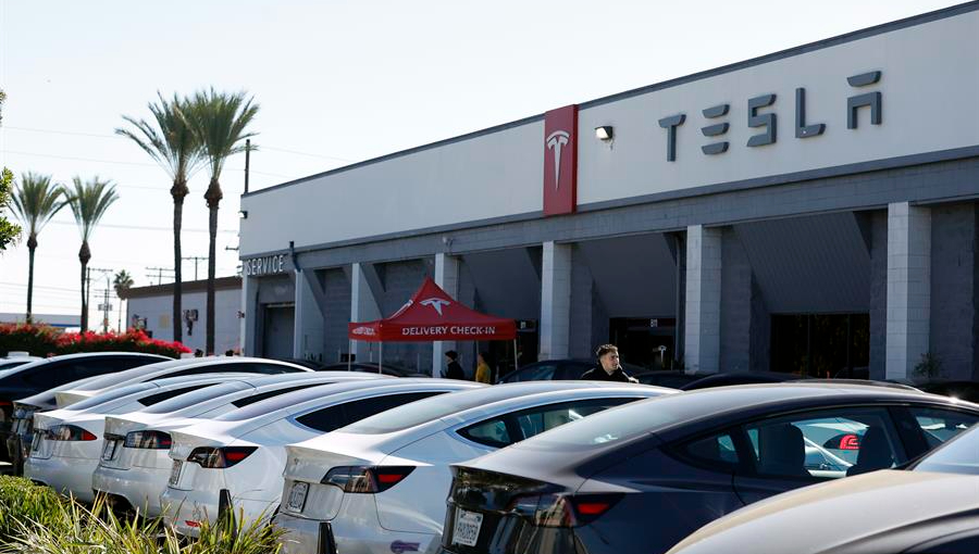 Nuevo alto directivo de Tesla abandona la empresa