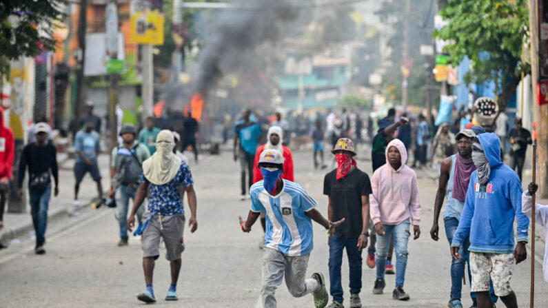 Manifestación pidiendo la salida del primer ministro haitiano Ariel Henry en Puerto Príncipe (Haití) el 7 de febrero de 2024. (Richard Pierrin/AFP vía Getty Images)