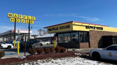 Tiroteo deja 1 muerto y 5 heridos en Waffle House en Indianápolis