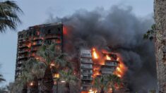 Al menos 13 personas heridas en el incendio de un edificio en Valencia (España)