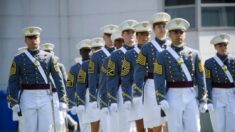 Corte Suprema dictamina que West Point puede admitir por el momento alumnos en función de la raza