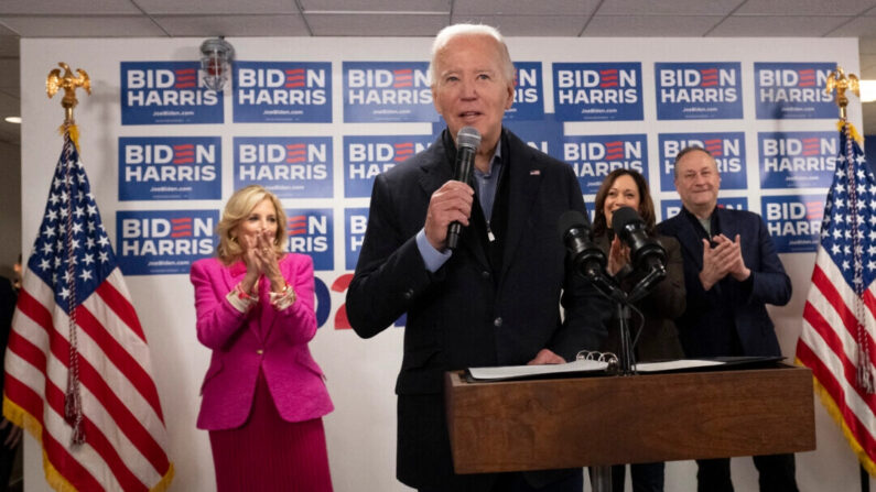 El presidente Joe Biden habla en la sede de la campaña Biden para Presidente 2024, en Wilmington, Delaware, el 3 de febrero de 2024. (Roberto Schmidt/AFP vía Getty Images)
