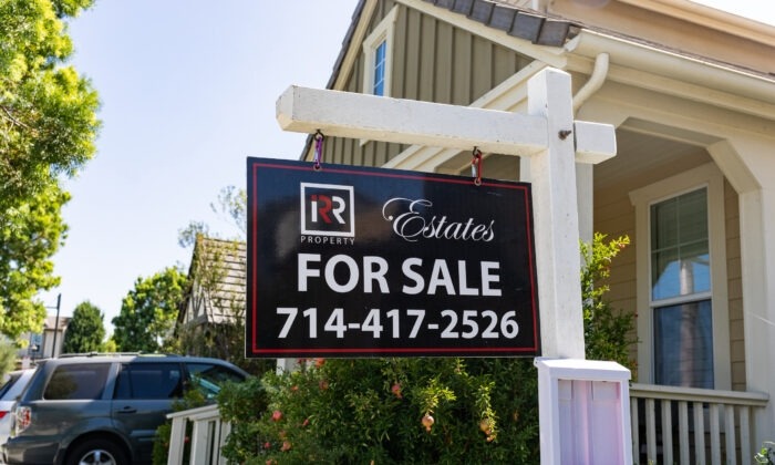 Casas esperan compradores en Irvine, California, el 21 de septiembre de 2020. (John Fredricks/The Epoch Times)