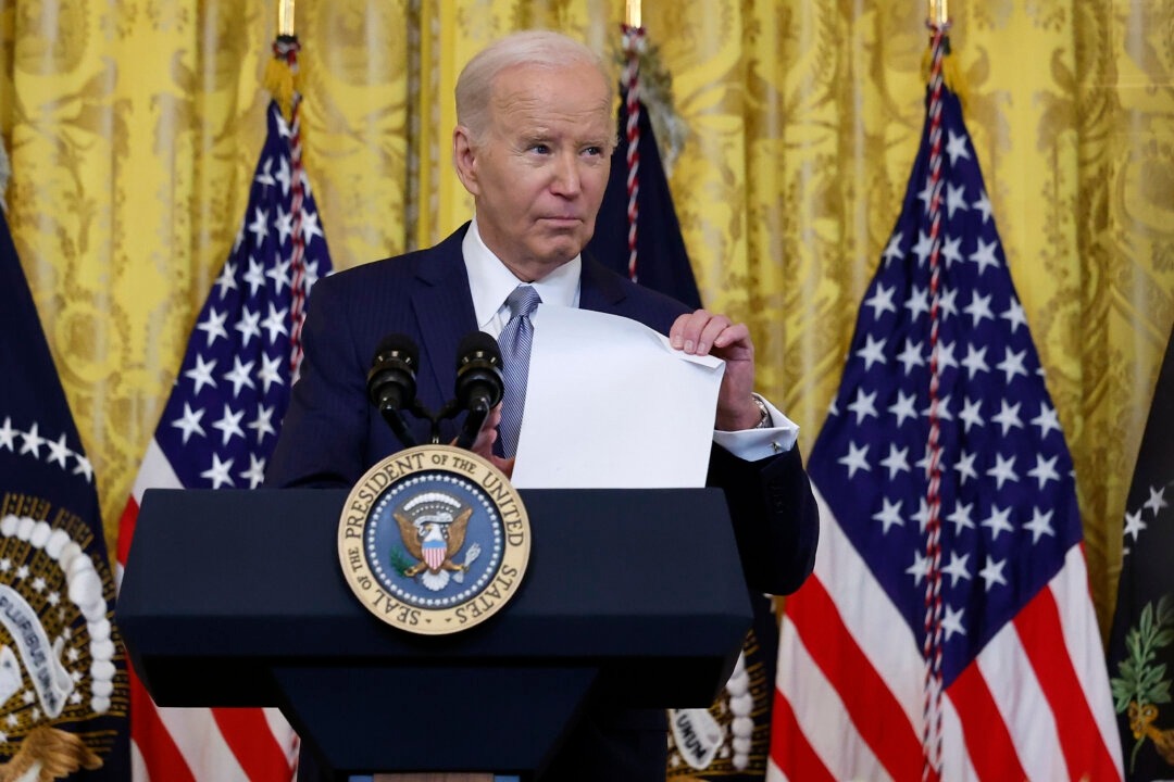 Biden ruega a los gobernadores convencer a los republicanos para que aprueben el acuerdo fronterizo