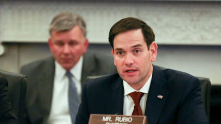 Senador Rubio pide transparencia en operaciones comerciales de Shein por su relación China