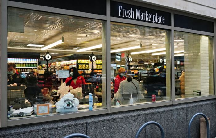 Foto de archivo de la vista de una tienda en la ciudad de Nueva York. (Cindy Ord/Getty Images)
