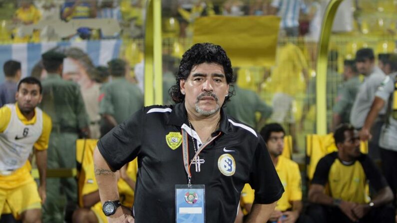 Fotografía de archivo del exfutbolista argentino Diego Armando Maradona. EFE/ALI HAIDER