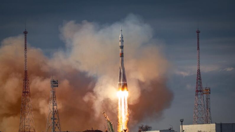 En la imagen del pasado 23 de marzo de 2024, despegue de la Soyuz MS-25. EFE/EPA/Yuri Kochetkov