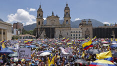 Miles de personas protestan contra el gobierno de Colombia y muestran apoyo a Israel