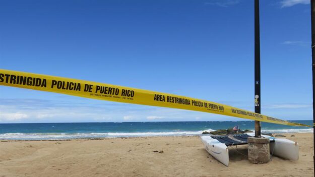 Buscan a un militar de EE.UU. arrastrado por las corrientes en una playa de Puerto Rico