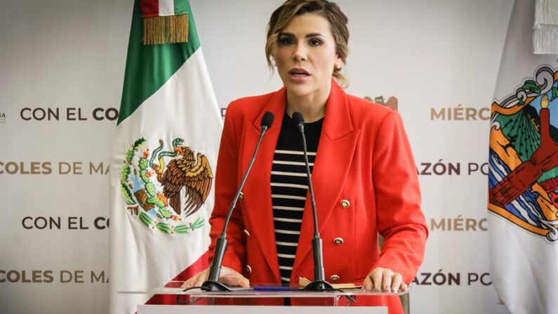 La gobernadora de Baja California, Marina del Pilar Ávila, habla el 20 de marzo de 2024 durante una rueda de prensa en la ciudad de Tijuana en Baja California (México). EFE/Joebeth Terriquez