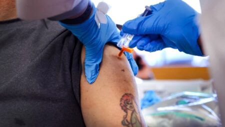 Vacunas contra la gripe se asocian a mayor riesgo de ictus en ancianos: estudio de la FDA