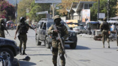 Ejército de EE.EE. evacúa al personal de la embajada en Haití y aumenta las fuerzas de seguridad
