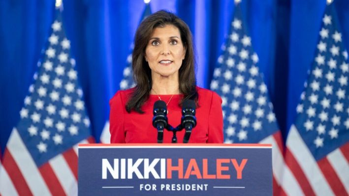 La exgobernadora de Carolina del Sur, Nikki Haley, anuncia la suspensión de su campaña presidencial en su sede de campaña en Daniel Island, SC, el 6 de marzo de 2024. (Sean Rayford/Getty Images)