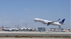 Avión de United Airlines pierde llanta y realiza aterrizaje en Los Ángeles