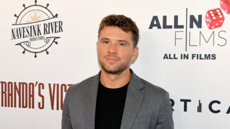 Ryan Phillippe dice que su «viaje espiritual» le ayudó a superar un «lugar más oscuro»