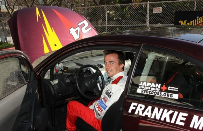El actor Frankie Muniz asiste a los entrenamientos de la 35ª Carrera Anual Toyota Pro/Celebrity en Long Beach, California, el 15 de abril de 2011. (Frederick M. Brown/Getty Images)
